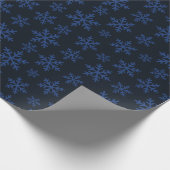 Elegantes Schneeflocken Winter Dark Blue Nahtloses Geschenkpapier (Ecke)