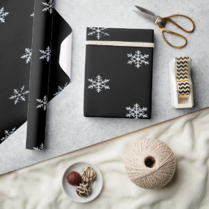 Elegantes Schneeflockenmuster Eis Winter Design Geschenkpapier