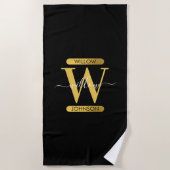 Elegantes Schwarz & Gold Monogram Modernes Skript Strandtuch (Vorderseite)
