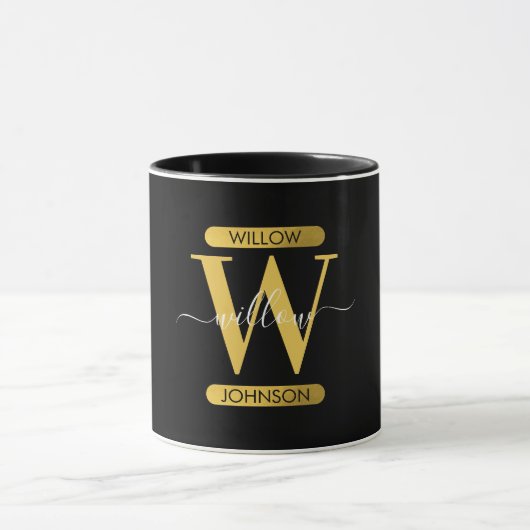 Elegantes Schwarz & Gold Monogram Modernes Skript Tasse (Zentrum)