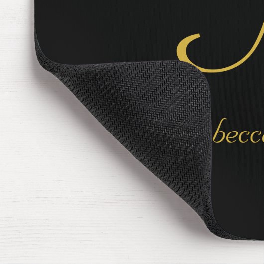 Elegantes Schwarz-Gold-Script-Monogramm Mousepad (Ecke)
