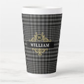 Elegantes Schwarz-Grau-Kariertes Monogramm Milchtasse (Vorderseite)