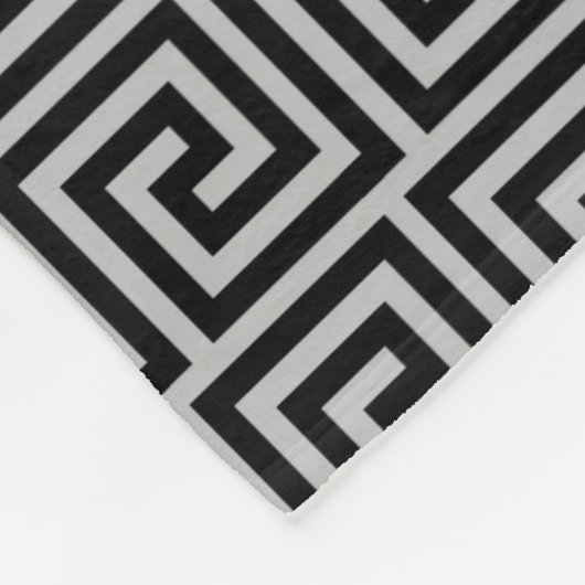 Elegantes Schwarz-Graues griechisches Muster Fleec Fleecedecke (Ecke)