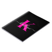 Elegantes Schwarz-Hot-Pink-Script-Monogramm Notizblock (Linke Seite)