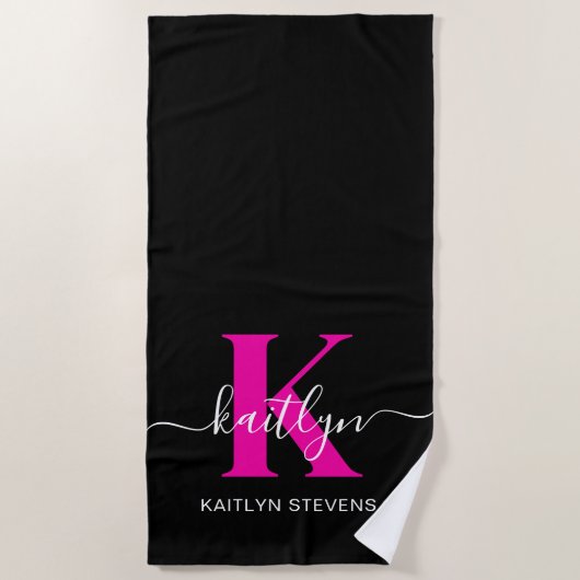 Elegantes Schwarz-Hot-Pink-Script-Monogramm Strandtuch (Vorderseite)