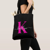Elegantes Schwarz-Hot-Pink-Script-Monogramm Tasche (Von Nahem)