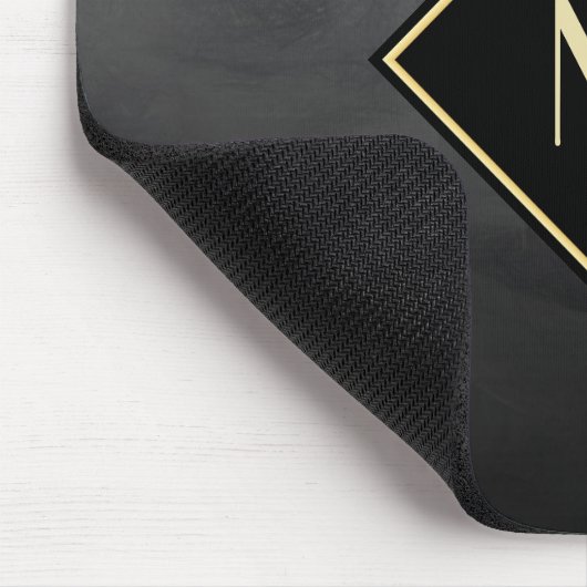 Elegantes Schwarz mit einfachem Goldmonogramm Mousepad (Ecke)
