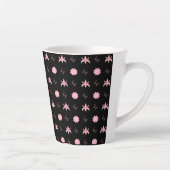 Elegantes Schwarz-Rosa-Muster Milchtasse (Rechts)