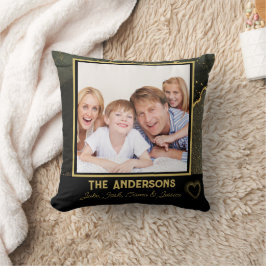 Elegantes Schwarz und Gold Familienname und Foto Kissen