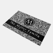 Elegantes Schwarz-Weiß-Blau | Familienname und Dat Fußmatte (Schrägansicht)