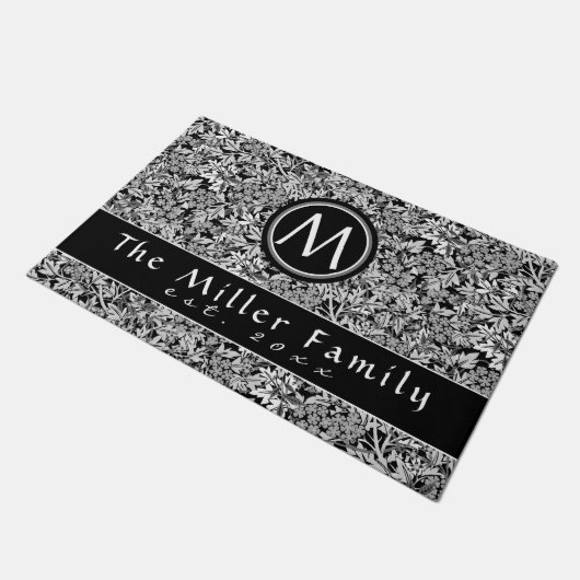 Elegantes Schwarz-Weiß-Blau | Familienname und Dat Fußmatte (Schrägansicht)
