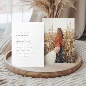 Elegantes Schwarz/Weiß-Foto mit minimalem Skriptau Einladung