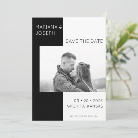 Elegantes Schwarz-Weiß-Foto Save The Date (Stehend Vorderseite)