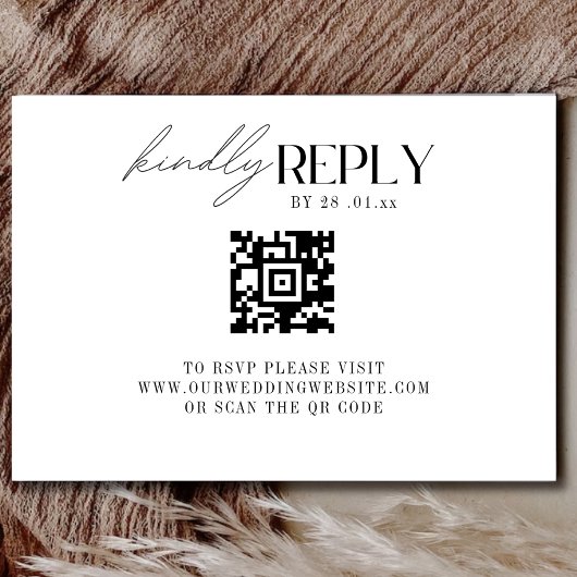 Elegantes Schwarz/Weiß Klassisches Script QR UAWG RSVP Karte