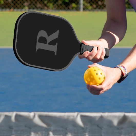 Elegantes Schwarz-Weiß-Monogramm  Pickleball Schläger (InSitu)