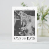 Elegantes Schwarz-Weiß-QR-Code-Monogramm Hochzeit Save The Date (Stehend Vorderseite)