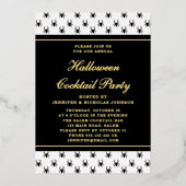 Elegantes Schwarz-weißes Halloween Cocktail Party Folieneinladung (Vorderseite)