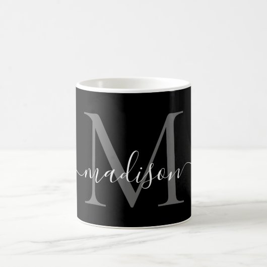 Elegantes Schwarz-weißes Monogram Script Stilvoll  Kaffeetasse (Mittel)
