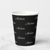 Elegantes Schwarz-weißes Skriptnamensmuster Pappbecher (Rückseite)
