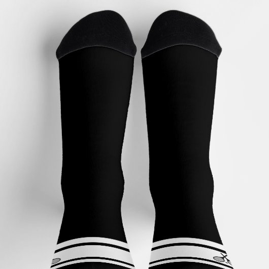 Elegantes Schwarz-weißes Strip Tennis Racket Sport Socken (Oben)