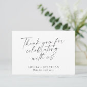 Elegantes Schwarz-weißes, trendiges Skript Custom  Dankeskarte (Stehend Vorderseite)