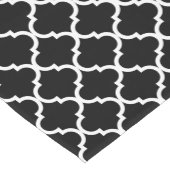 Elegantes, schwarz-weißes Vierblättermuster Kurzer Tischläufer (Ecke)