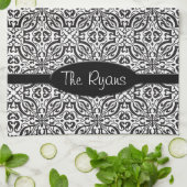 Elegantes schwarzes barockes Damast-Monogramm Geschirrtuch (Gefaltet)