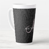 Elegantes schwarzes florales rosafarbenes Monogram Milchtasse (Linke Ecke)
