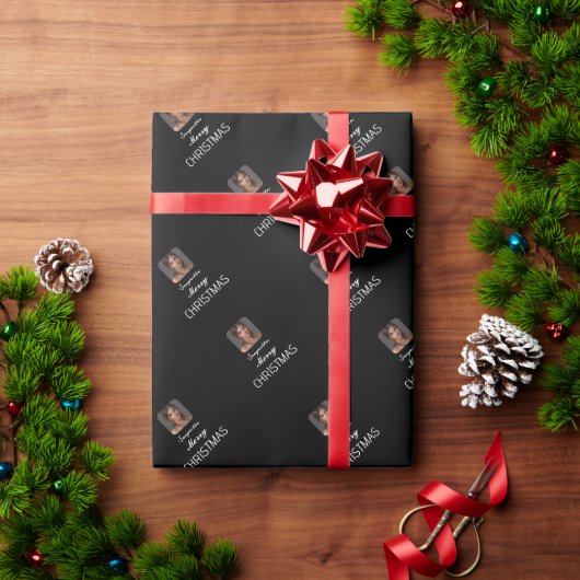 Elegantes Schwarzes Foto Script Name Frohe Weihnac Geschenkpapier (Feiertagsgeschenk)