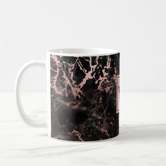 Elegantes Schwarzes Marmor Rose Gold Monogramm Kaffeetasse (Links)