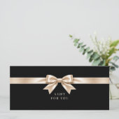 Elegantes schwarzes Schleifen-QR-Code-Geschenkguts (Stehend Vorderseite)