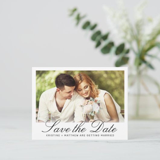 Elegantes Schwarzes Script White Wedding Save the Ankündigungspostkarte (Stehend Vorderseite)