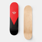 Elegantes Schwarzes und Rotes Dreieck Skateboard (Vorderseite)