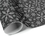 Elegantes Schwarzes Wasser Weißer Winter Schneeflo Geschenkpapier (Rolleneckpunkt)