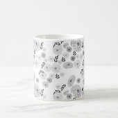 Elegantes Schwarzes Wildblume Doodles Muster Kaffeetasse (Mittel)