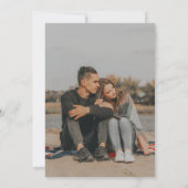 Elegantes Script 2 Foto Overlay Wedding Einladung (Rückseite)