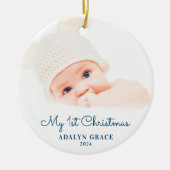 Elegantes Script Baby's First Christmas Foto Keramik Ornament (Vorne)