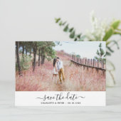 Elegantes Script Black and White Wedding Foto Save The Date (Stehend Vorderseite)