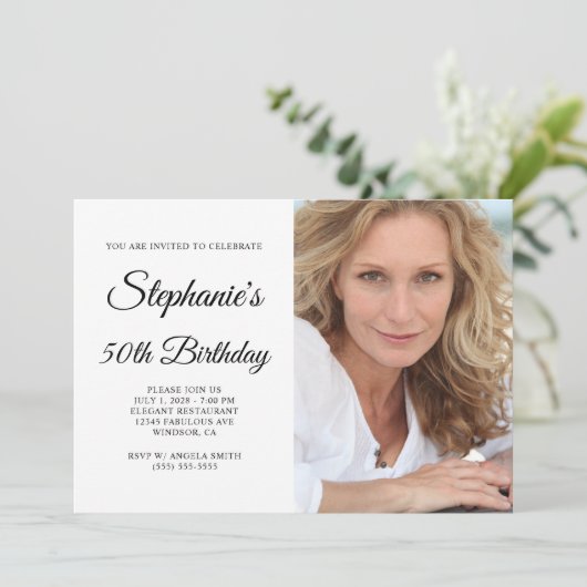 Elegantes Script Blush Monogram Foto 50. Geburtsta Einladung (Stehend Vorderseite)