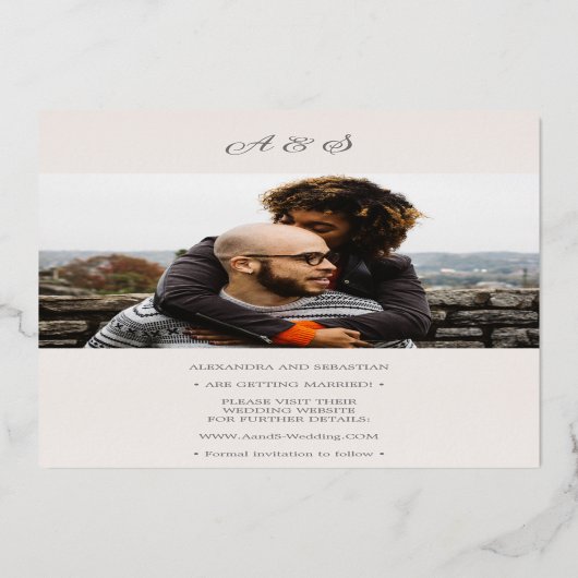 Elegantes Script Blush Pearl Save the Date Rose Go Folieneinladung (Rückseite)