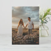 Elegantes Script Boho Wedding Foto Save The Date (Stehend Vorderseite)