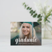 Elegantes Script Calligraphy Abschluss Foto Ankündigungspostkarte (Stehend Vorderseite)