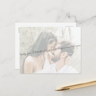 Elegantes Script Couple Foto Wedding Rettete unser Ankündigungspostkarte