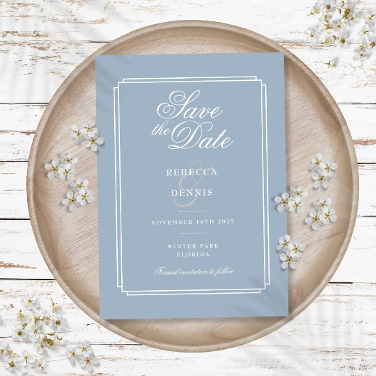 Elegantes Script Dusty Blue Art Deco Hochzeit Save The Date