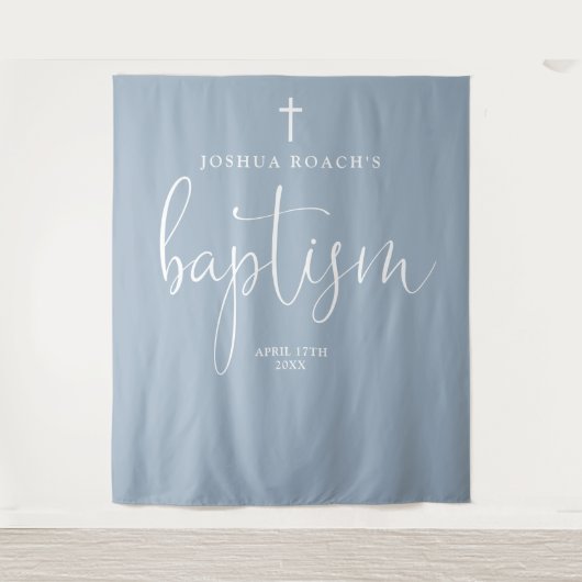 Elegantes Script Dusty Blue Baptism Foto Hintergru Wandteppich (Vorderseite)
