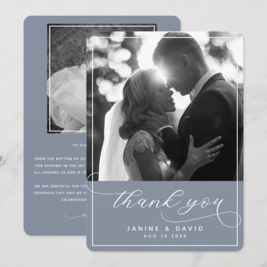 Elegantes Script Dusty Blue Modern Wedding Foto Dankeskarte (Vorne/Hinten)