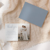 Elegantes Script Dusty Blue Wedding Dankeskarte