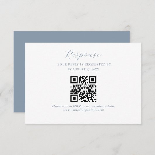 Elegantes Script Dusty Blue Wedding QR Code UAwg Begleitkarte (Vorne/Hinten)
