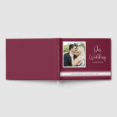 Elegantes Script Foto Burgundy Wedding Gästebuch (Voll)