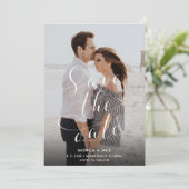 Elegantes Script Foto Florida Beach Wedding Save The Date (Stehend Vorderseite)